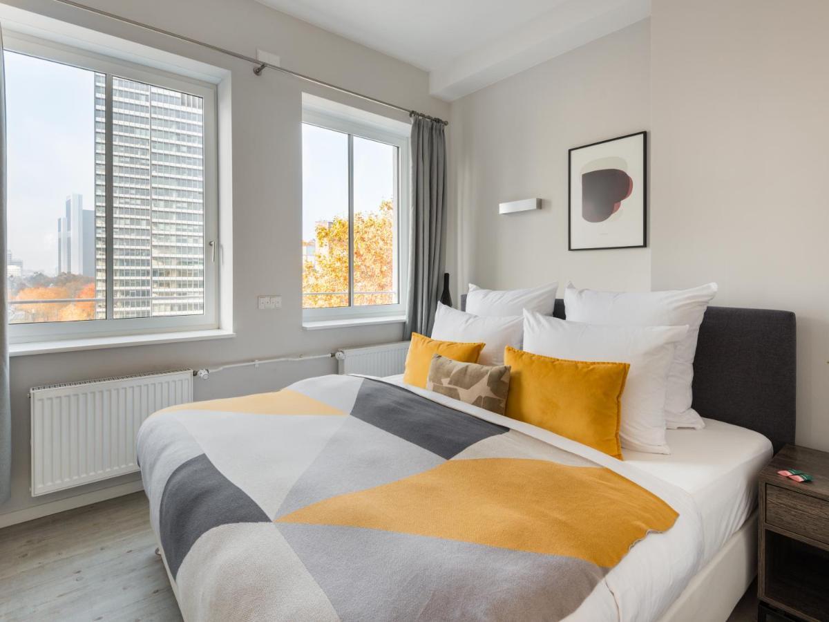 1 Bedroom Apartment with Balcony